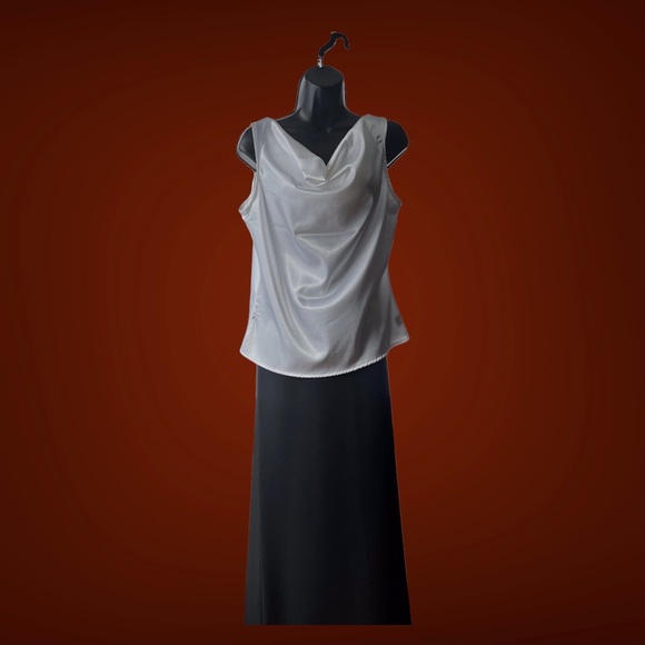White Satin sleeveless top, size M. - Picture 2 of 6
